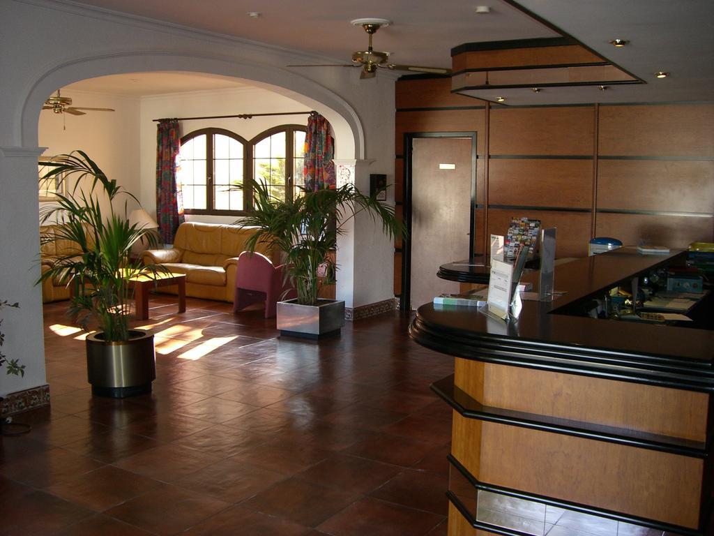 Hotel Bahia Park Cala En Porter  Interior foto