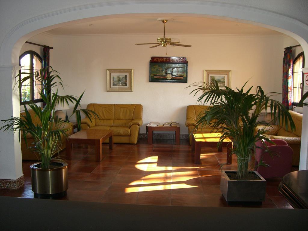 Hotel Bahia Park Cala En Porter  Exterior foto